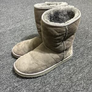 Ugg classic short grey boots